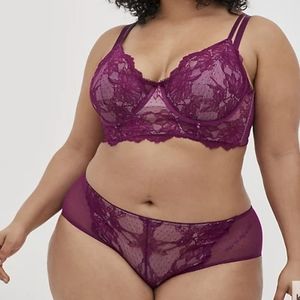 NEW Torrid size 1 Dot Lace bra and panty set